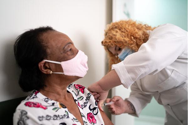 Orange County residents over 65 are eligible for free and immediate COVID-19 vaccinations.