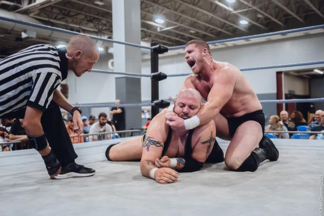 Steve Maclin vs. Ryan Davidson (Photos by Chad Cooper)