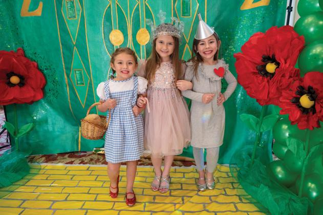 Stella Guidry, Tynleigh Gore and Savannah Guidry
