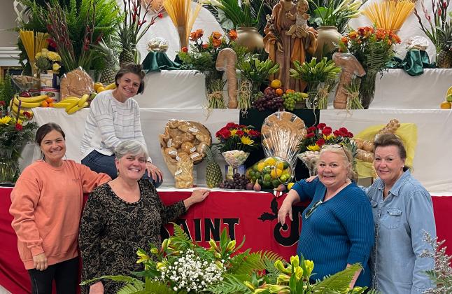 Hillary Shanning, Stephanie Gertz, Renee Hubbell, Carol Gary and Donna Homma