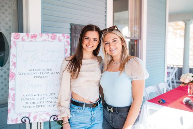 Julianna Mouton and Rylee Battle