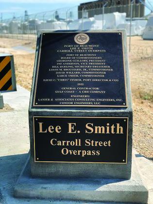 Lee Smith monument 
