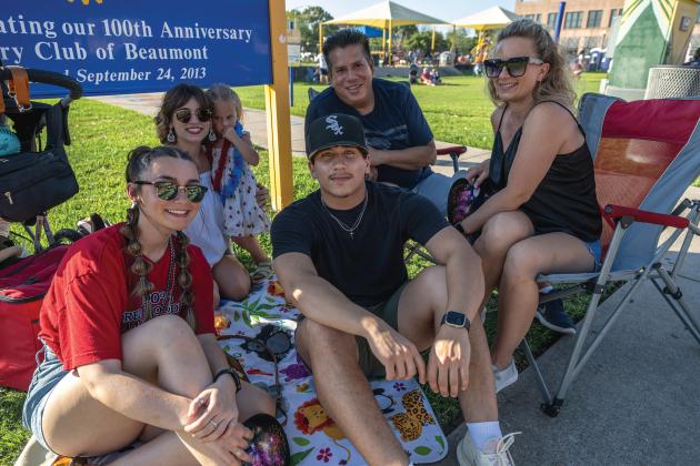 Kalina Burleson, Faith and Hazel Brammer, Rick, Nikki and Zach Roland