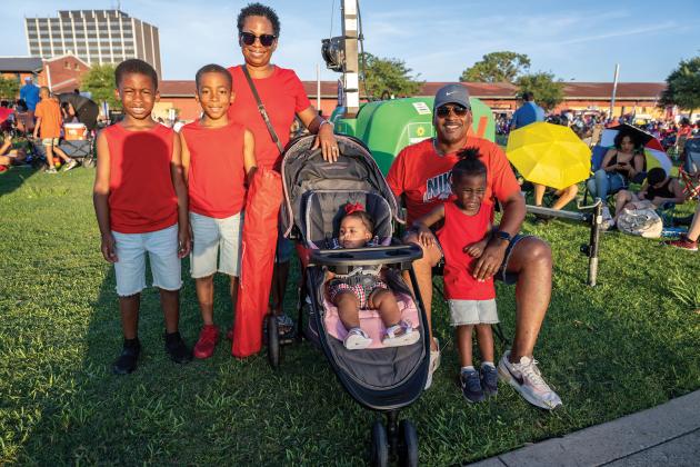 Bryce, Bryan, Elane, Jaleah, Robert and Brandon Cunigan
