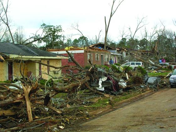 Storm damage in a neighborhood 