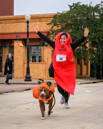 'Gift of Life Julie' Richardson Procter 5K Ribbon Run Monster Dash (Photo by Tim Sudela)