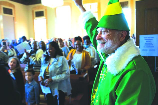 Judge Shelton as Buddy the Elf