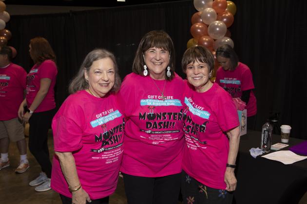 'Gift of Life Julie' Richardson Procter 5K Ribbon Run Monster Dash (Photo by Brandon Gouthier)