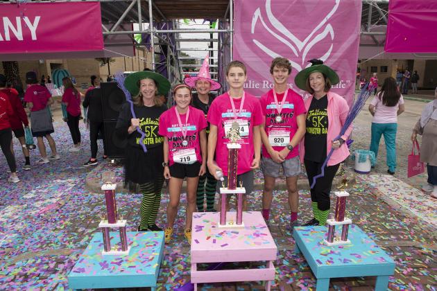 'Gift of Life Julie' Richardson Procter 5K Ribbon Run Monster Dash (Photo by Brandon Gouthier)