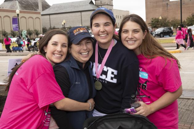 'Gift of Life Julie' Richardson Procter 5K Ribbon Run Monster Dash (Photo by Brandon Gouthier)