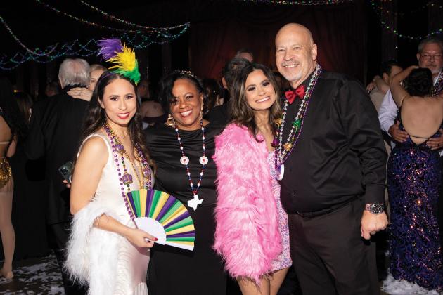Chelsea, Mary Ann, Jessica and Robert Reid