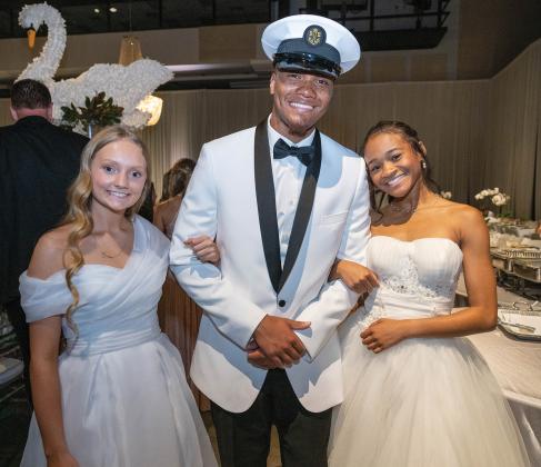 Rylee Bacon, Camren Brown and Kaitlin Burns
