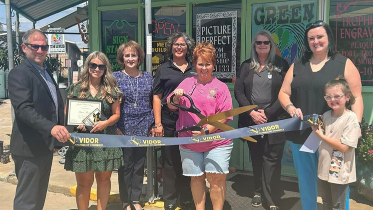 Ribbon cutting at Green Thumb Unlimited in Vidor