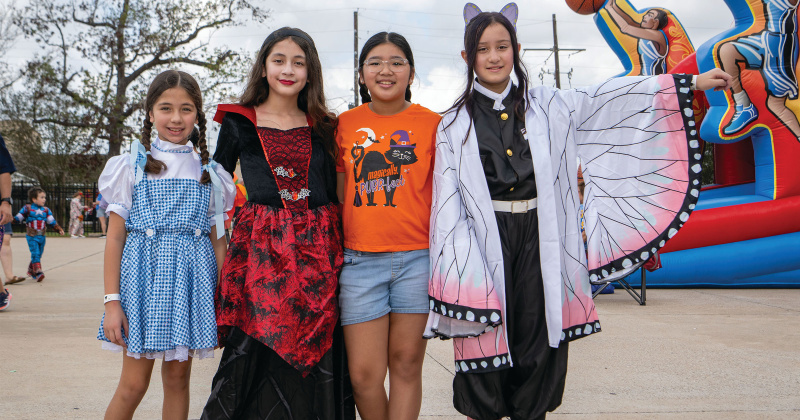 Aylin and Sofia Barragan, Khloe Dinh and Tehani Barber