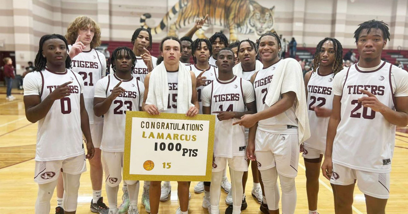 LaMarcus Bottley celebrates with teammates