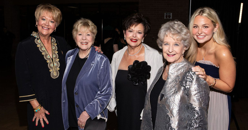 Patty Cloeren, Jo Vance, Becky Hunter, Sheila Umphrey and Brooke Umphrey