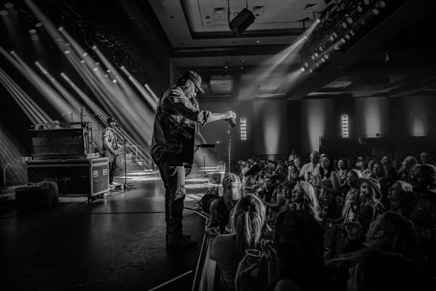 Chris Lane (Photo by Chad Cooper)