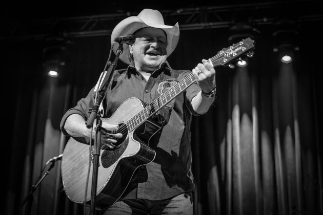 Mark Chesnutt (Photo by Chad Cooper)