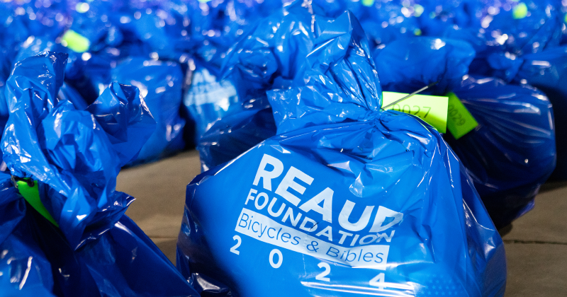 Over 1,000 bags of gifts are given to participants.