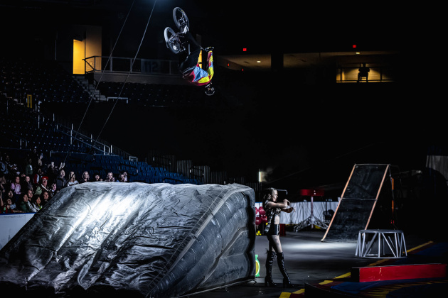 Bmt Super Circus (Photo by Chad Cooper)