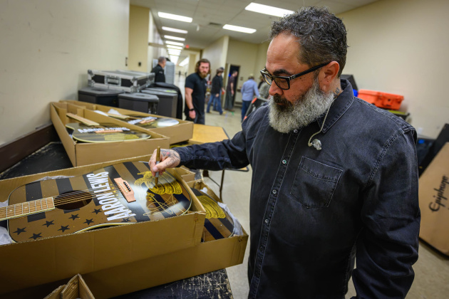 Aaron Lewis (Photo by Chad Cooper)