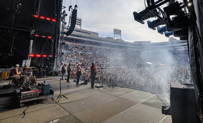 Shane Smith &amp; The Saints (Photo by Chad Cooper)