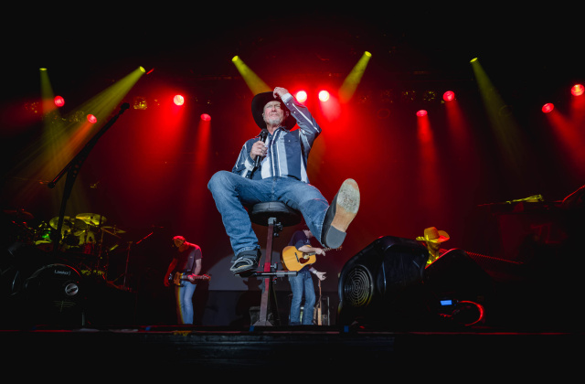 Tracy Lawrence (Photo by Chad Cooper)