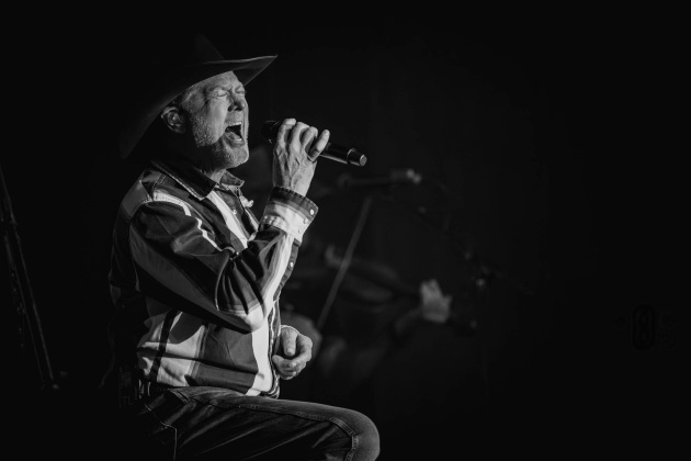 Tracy Lawrence (Photo by Chad Cooper)